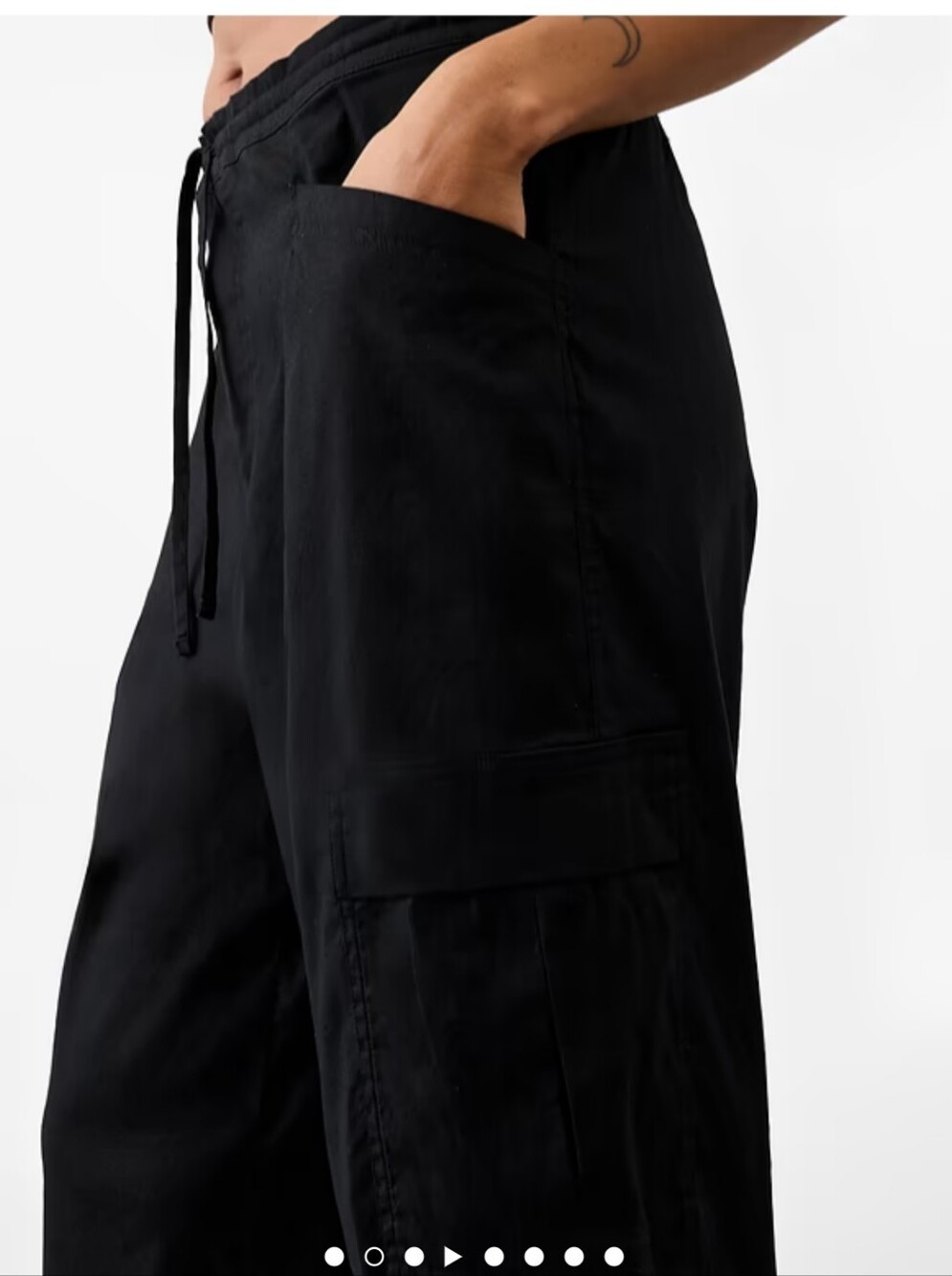 Athleta Paradise Mid Rise  Cargo Pants Size XL NWOT Color Black Style 777370